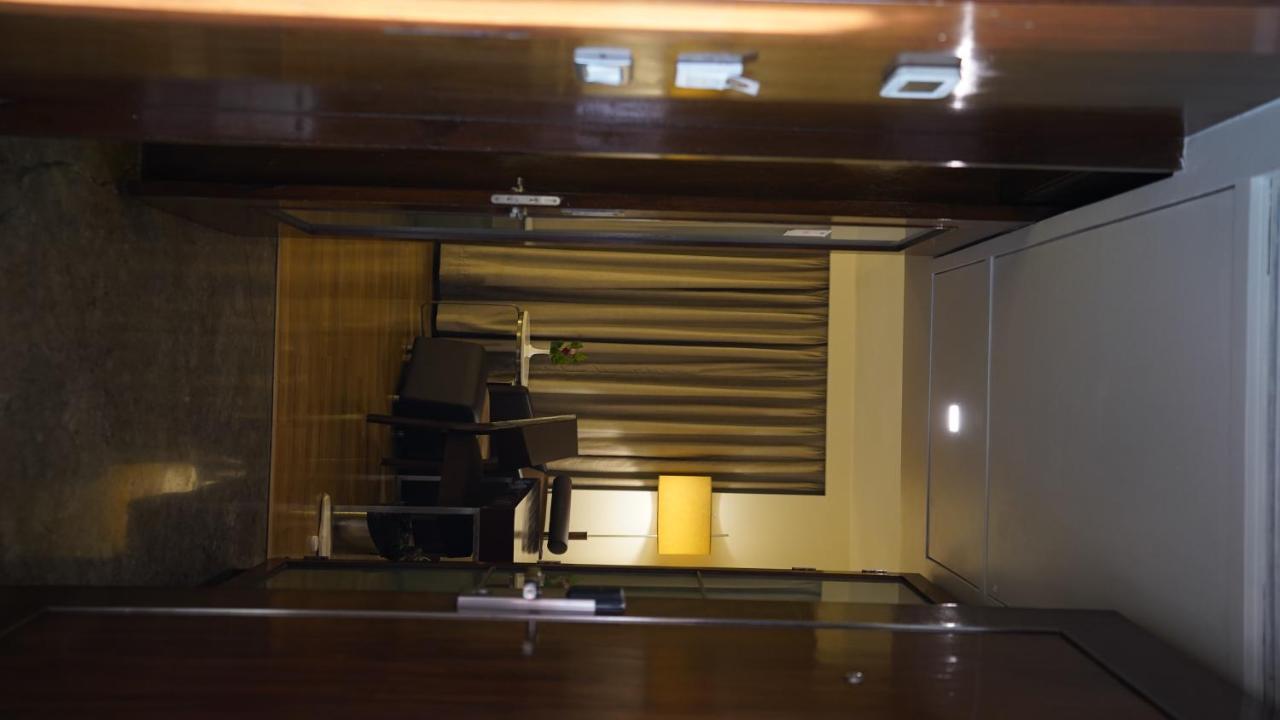 St Laurn Koregaon Park Pune Exteriör bild