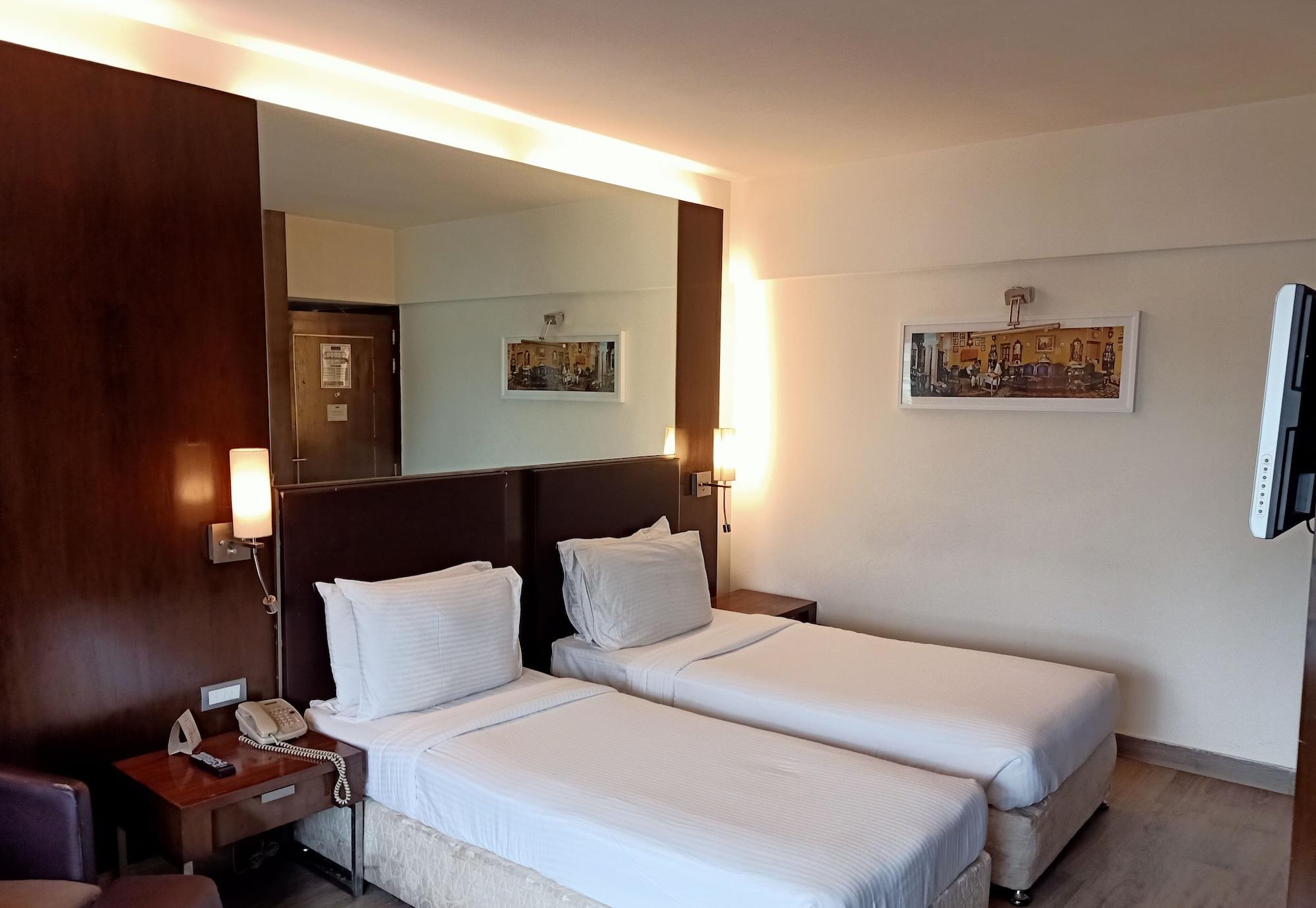 St Laurn Koregaon Park Pune Exteriör bild