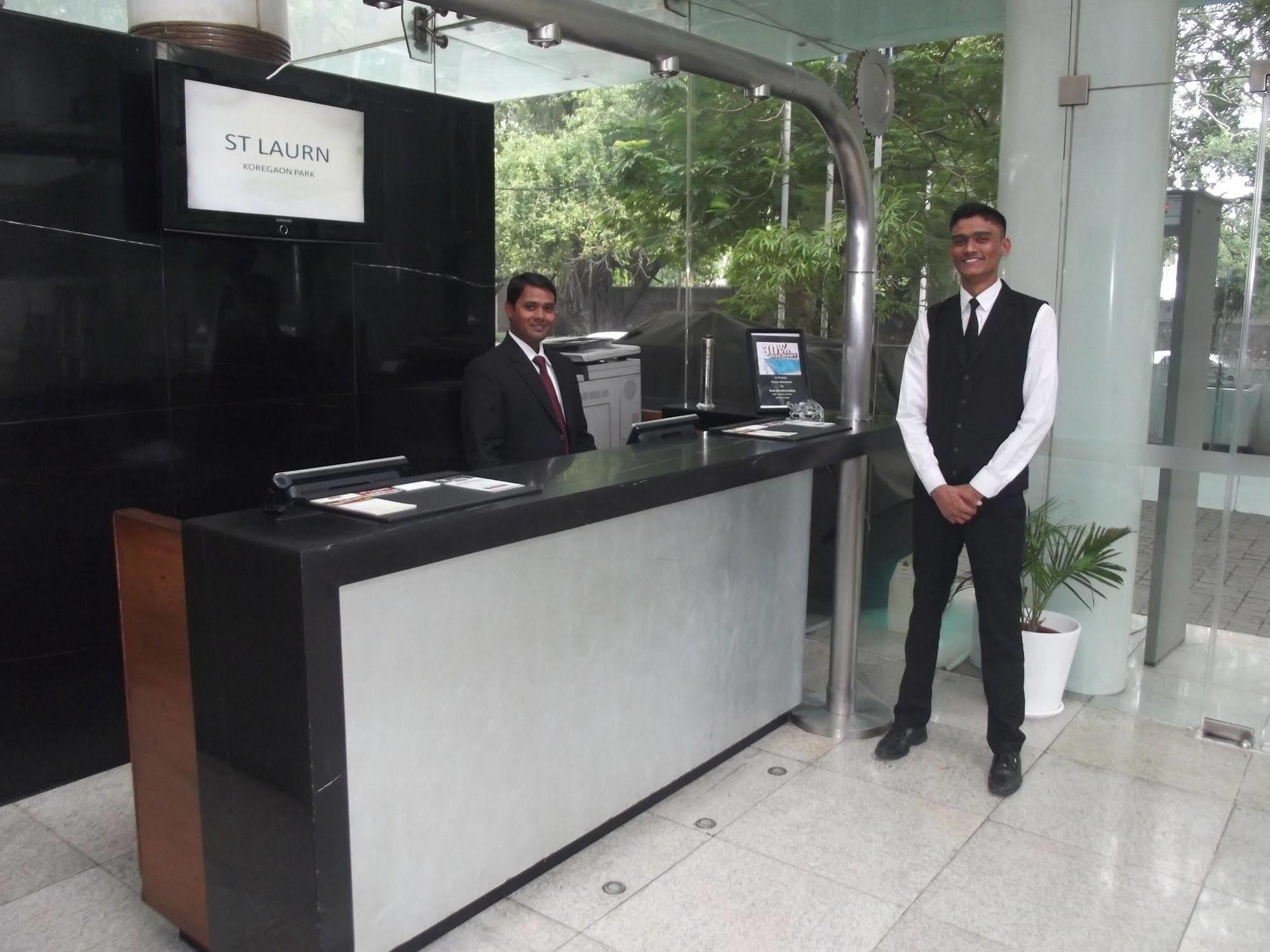 St Laurn Koregaon Park Pune Exteriör bild